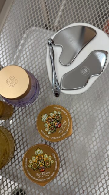 Net ir per pietų pertrauką gali pasirūpinti savimi 🤍
Keli judesiai su GUASHA mentele – ir veidas švyti!🤍Įsigyk 👉🏻 www.lavish.lt#veidomasažas #natūralusgrožis #grožioritualai #savimasažas #laikassau