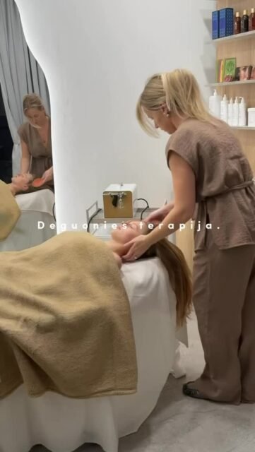 Kai prisilietimas tampa ritualu ✨Veido masažas – natūralus liftingas, mimikos raukšlių mažinimas, giliųjų raumenų atpalaidavimas.
Užbaigiame Oxygen Ceuticals DEGUONIES TERAPIJA – drėgmė, skaistumas, švytėjimas.Tai LAIKAS SAU, laikas ne tik savo kūnui, bet ir sielai 🤍
#veidomasažas #deguoniesterapija #natūralusgrožis #oxygenceuticals #liftmastermasažas